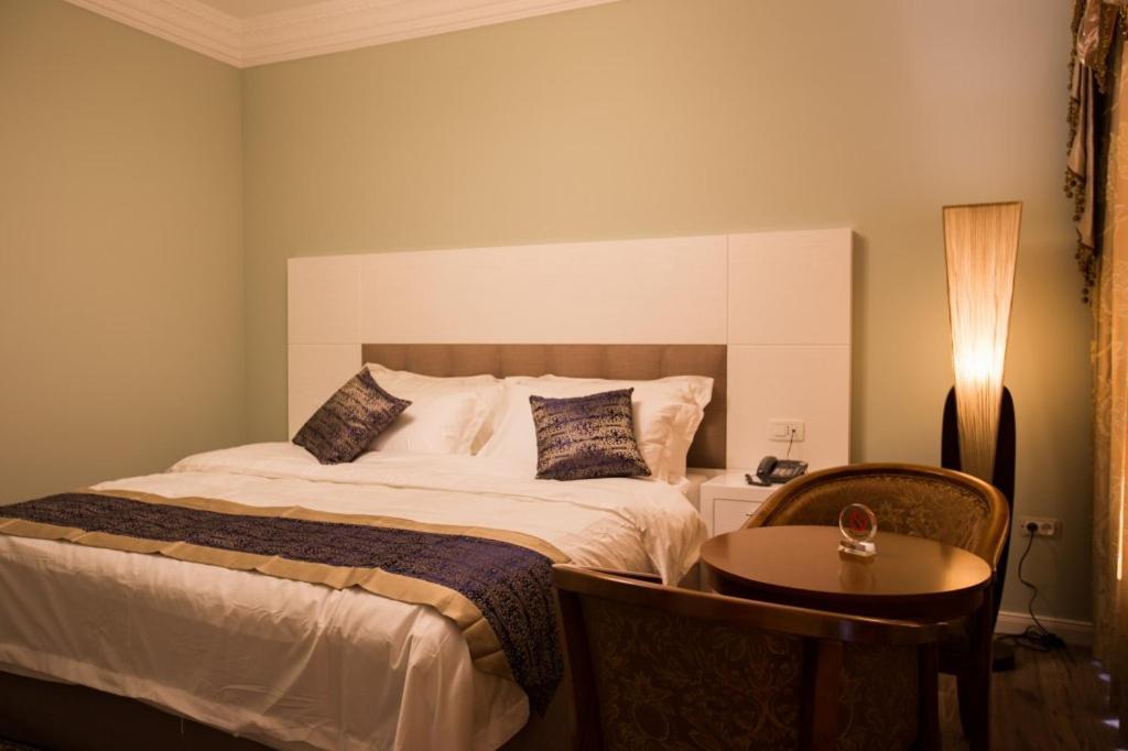 Hotel Britania Kamez Luaran gambar