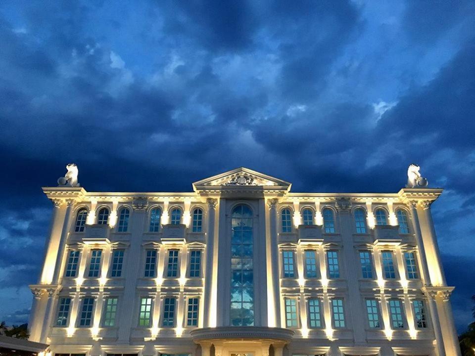 Hotel Britania Tiranë Luaran gambar